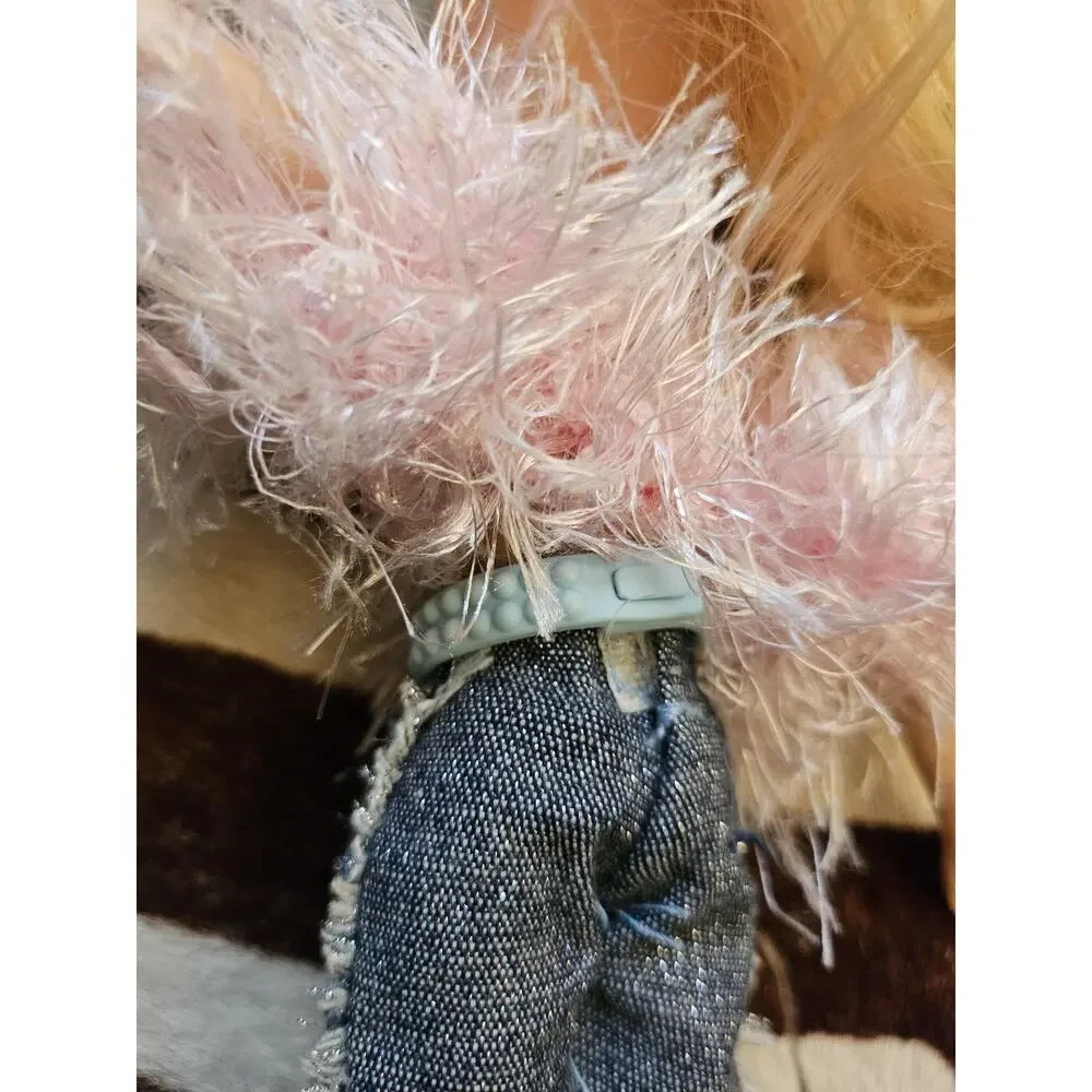 Vintage 2001 Bratz Cloe Doll